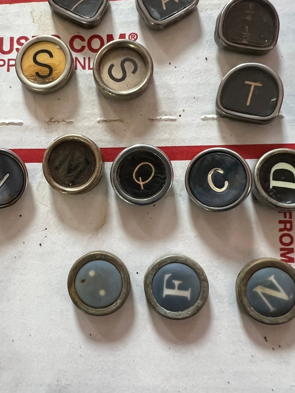 Vintage TYPEWRITER KEYS mixed lot of 46 - Picture 7 of 16